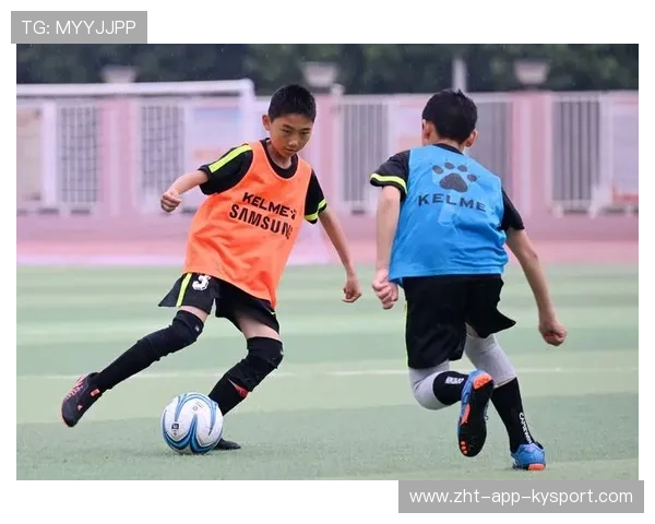 俱乐部举办暑期公益足球课堂 覆盖多所学校，足球公益活动标语