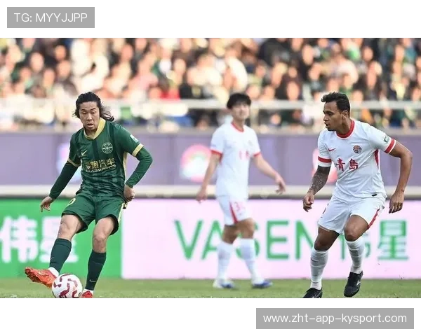 李提香身披辽宁铁人球衣报到,助力沈阳球队中场升级 李提香身披辽宁铁人球衣报到,助力沈阳球队中场升级